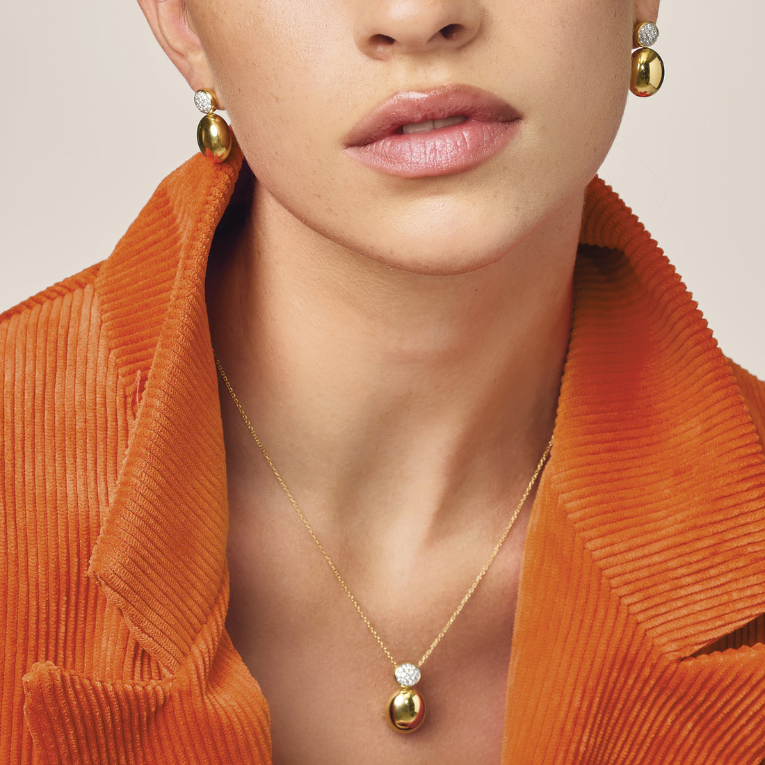 Chimento Gold necklace with diamonds — catalog photograph 1